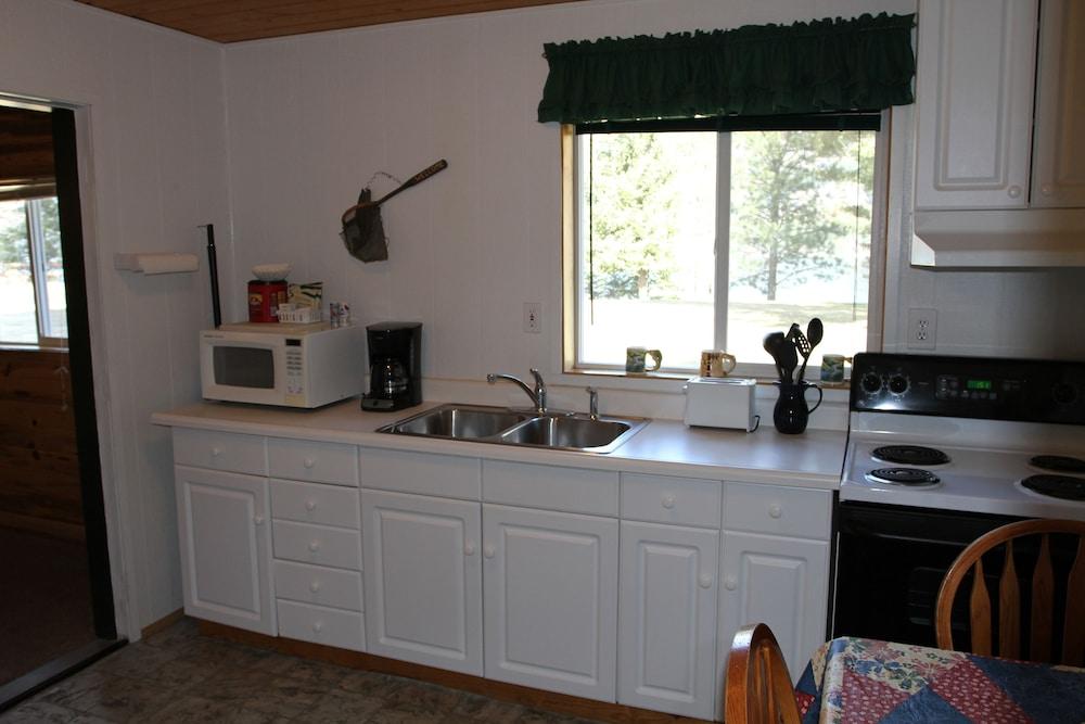 Lakeside Resort and Motel photo 91