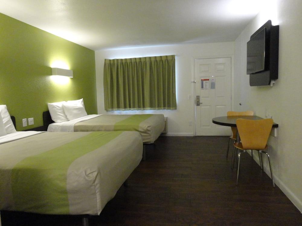 Fisherman's Cove Inn photo 3