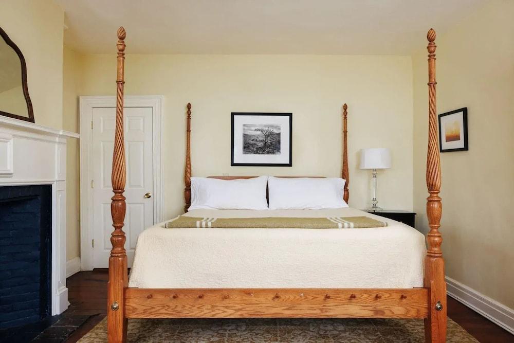 Elmrock Inn photo 5