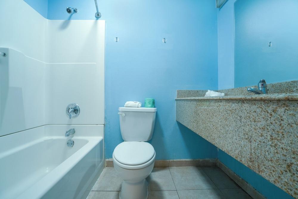 OYO Hotel Midland photo 18