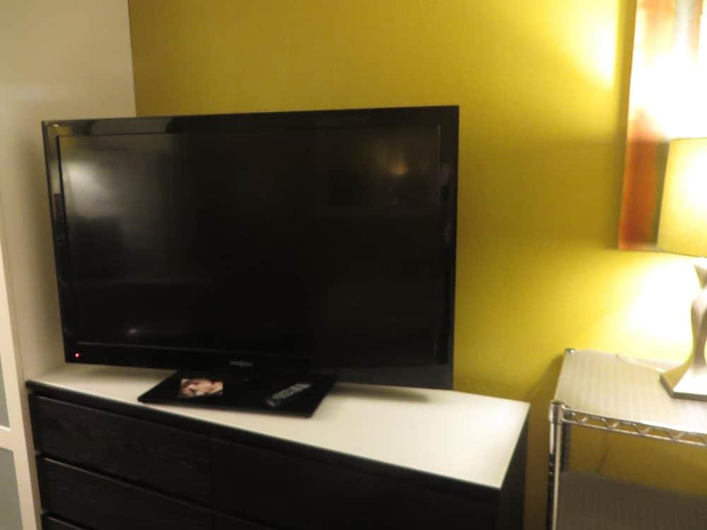 Riverside Suites photo 56