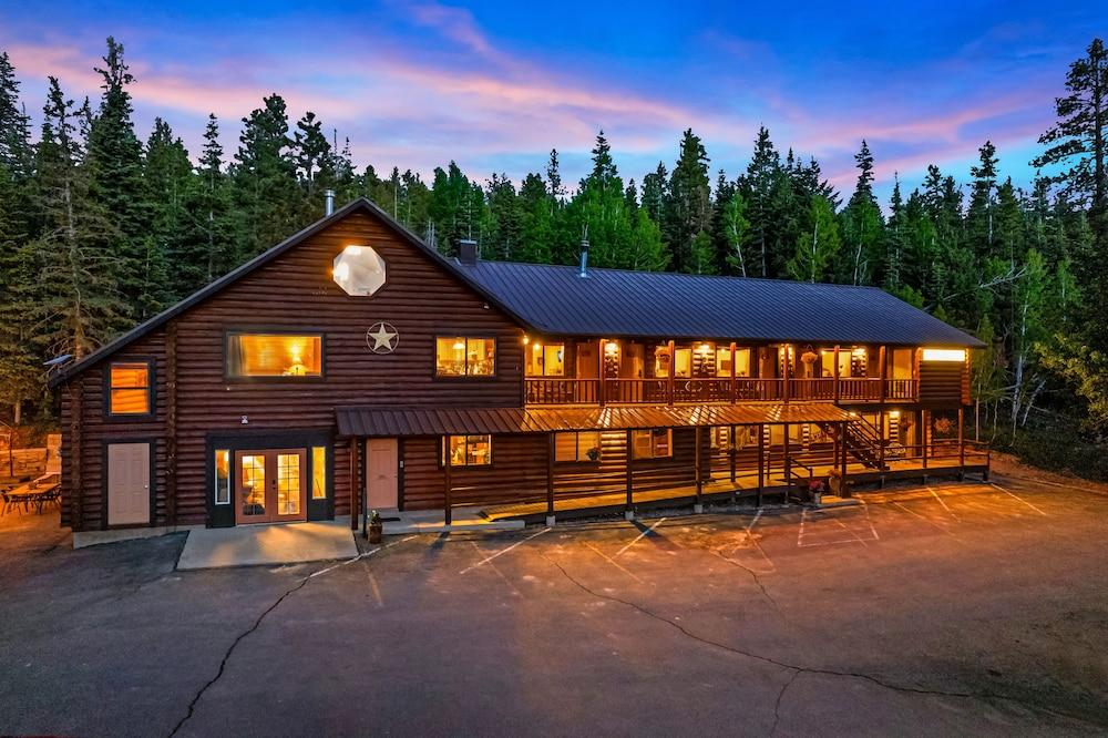 Duck Creek Village Inn photo 1