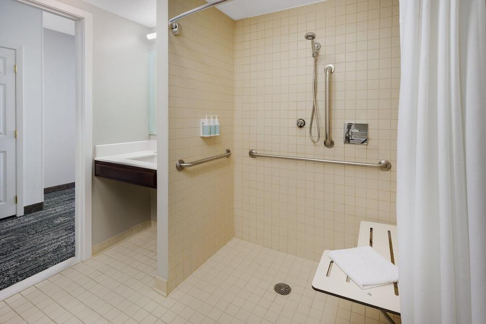 TownePlace Suites by Marriott Manchester photo 29