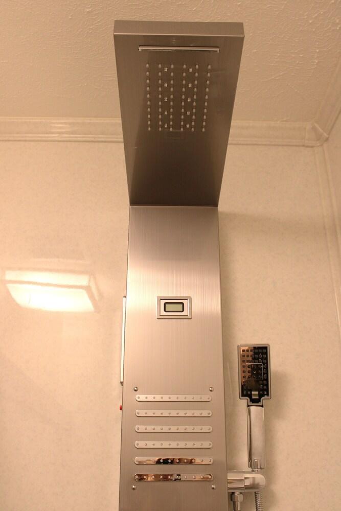 Boarders Inn & Suites photo 36