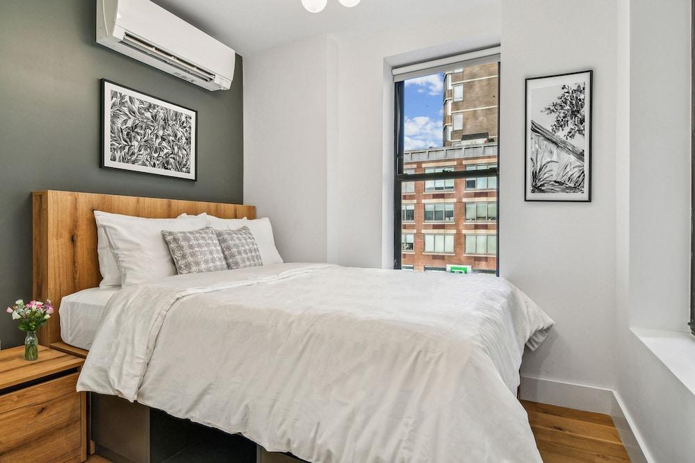 Square 42 photo 12