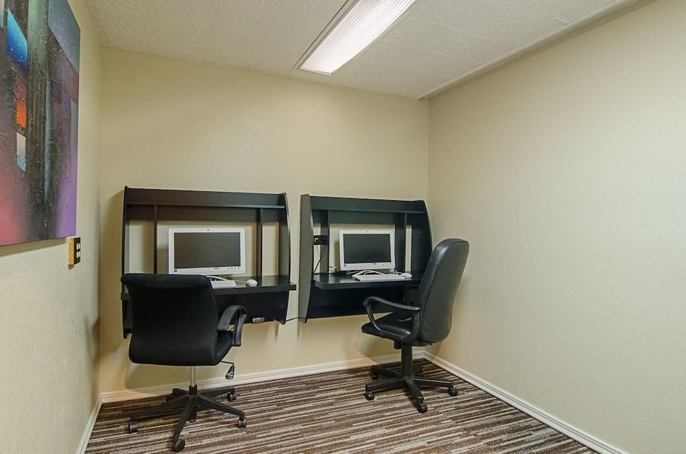 Quality Inn Buffalo photo 51