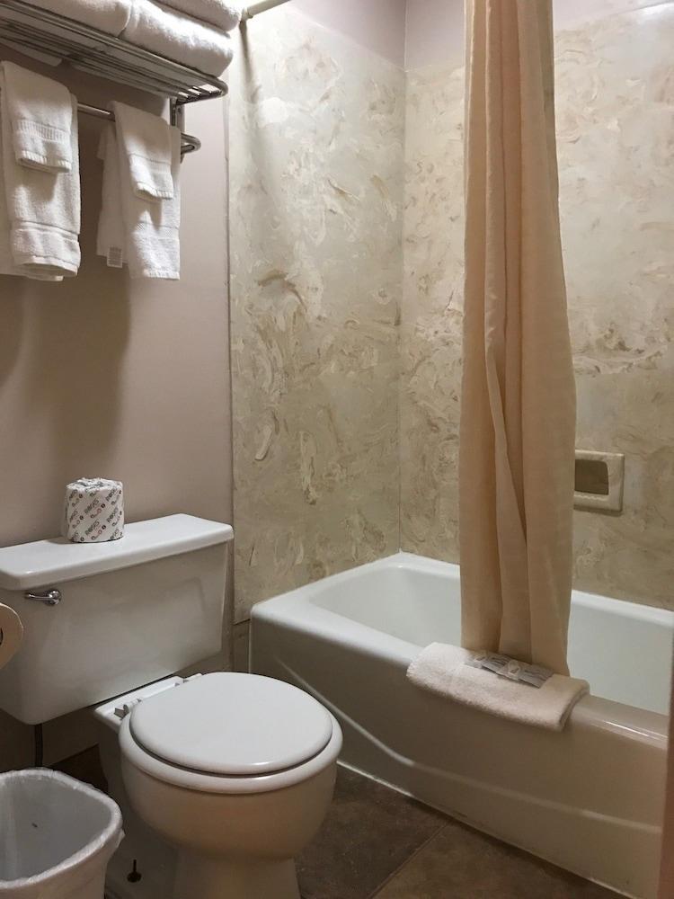 Adobe Inn photo 15