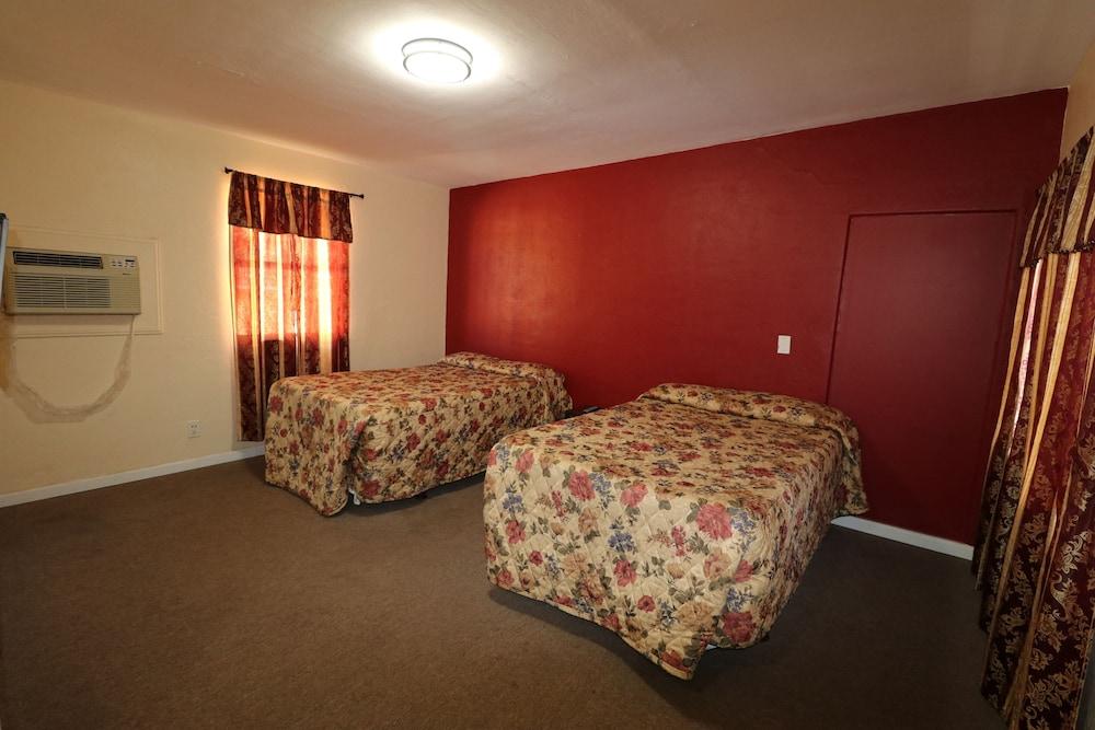 Sandman Inn Motel photo 27