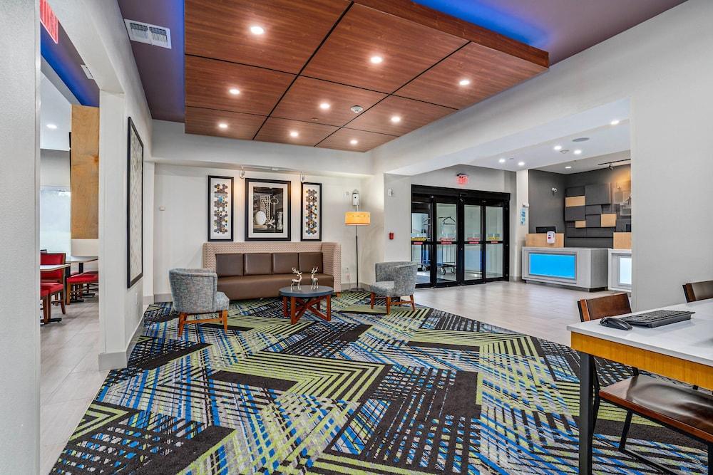 Holiday Inn Express Suites Van Buren-Ft Smith Area by IHG photo 50