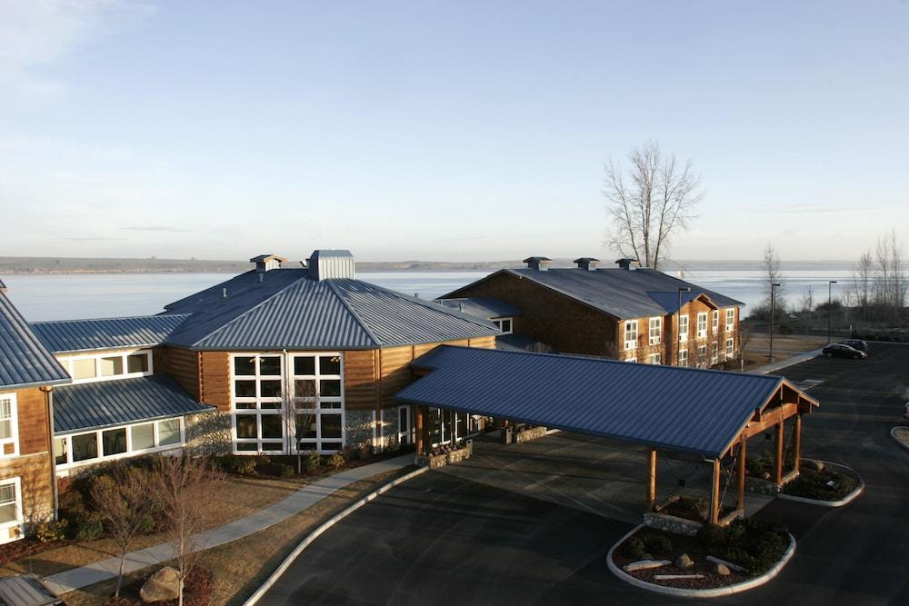 River Lodge And Grill photo 68