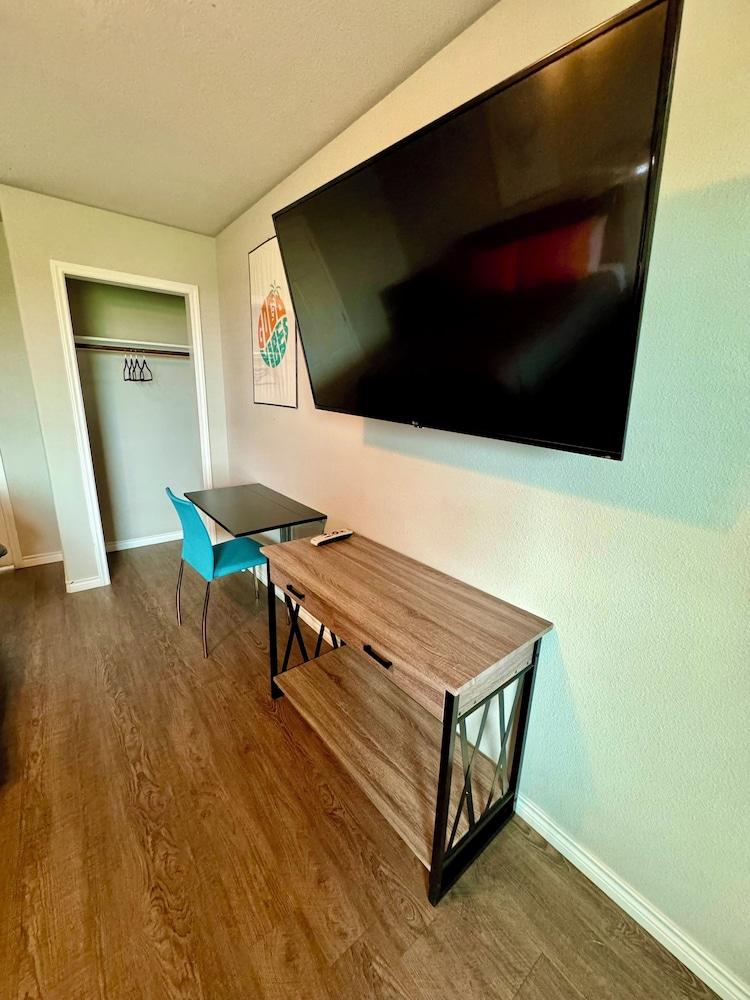 The 409 Bolivar Beach Hotel photo 8