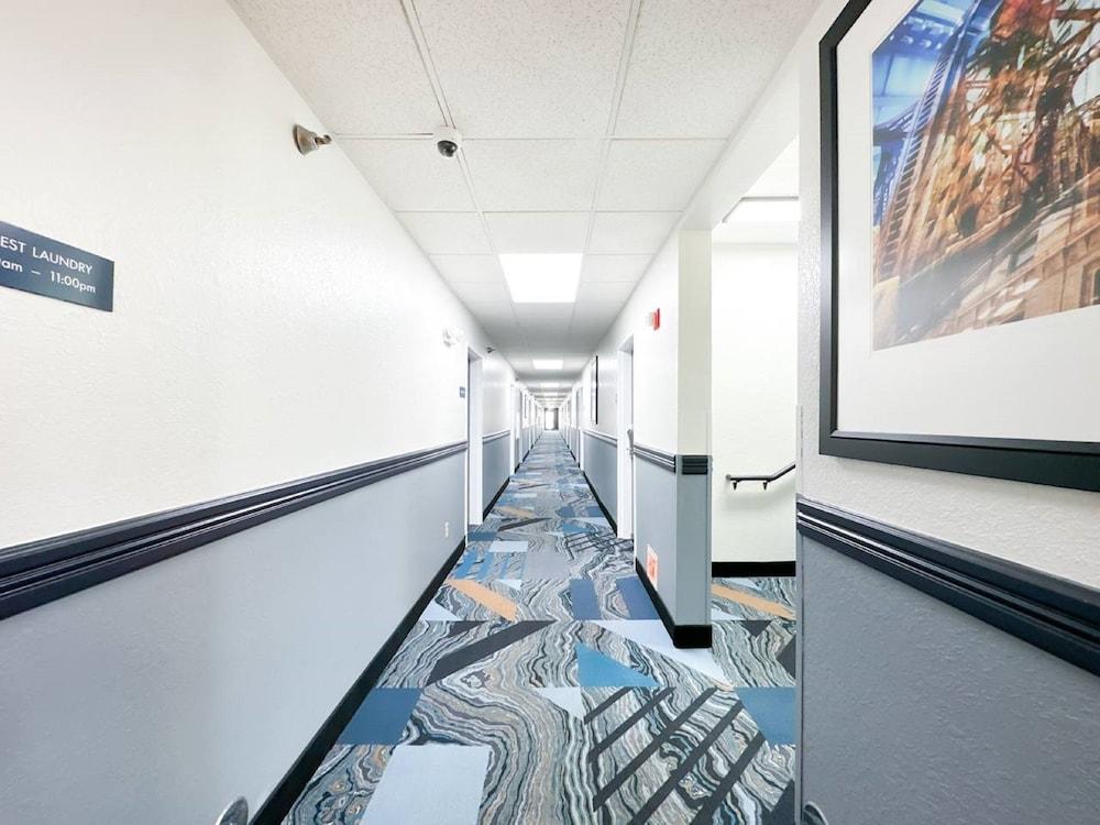 Blaine Town Inn & Suites photo 3