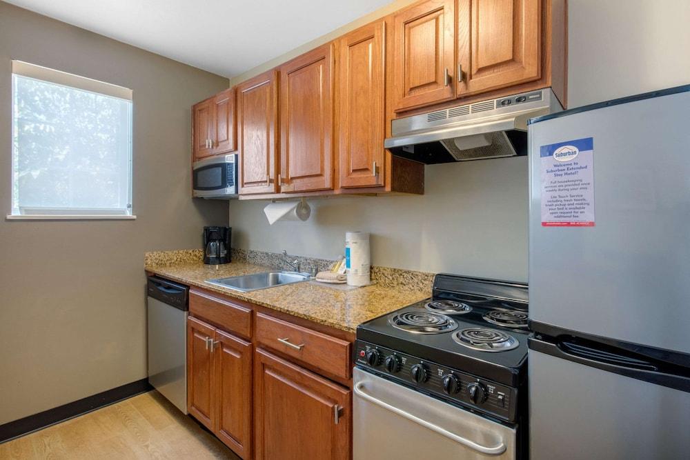 Suburban Studios Birmingham Homewood I-65 photo 13