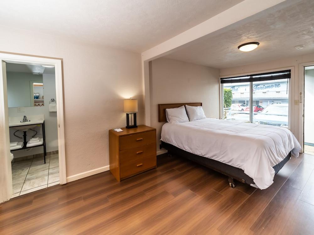 Terimore Bayfront Inn photo 63