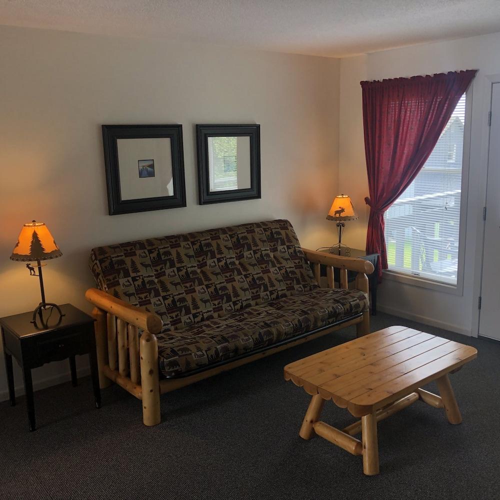 Harbor's Edge Motel photo 57