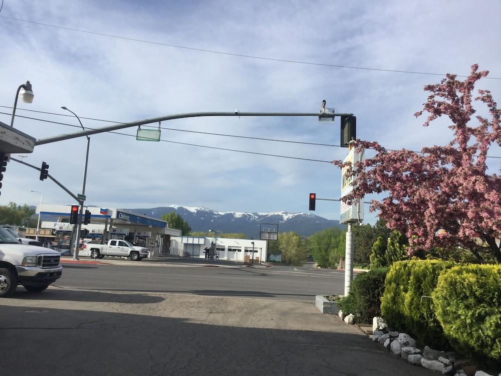 Diamond View Motel photo 19