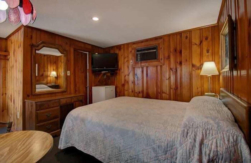 Dolphyn Motel photo 28