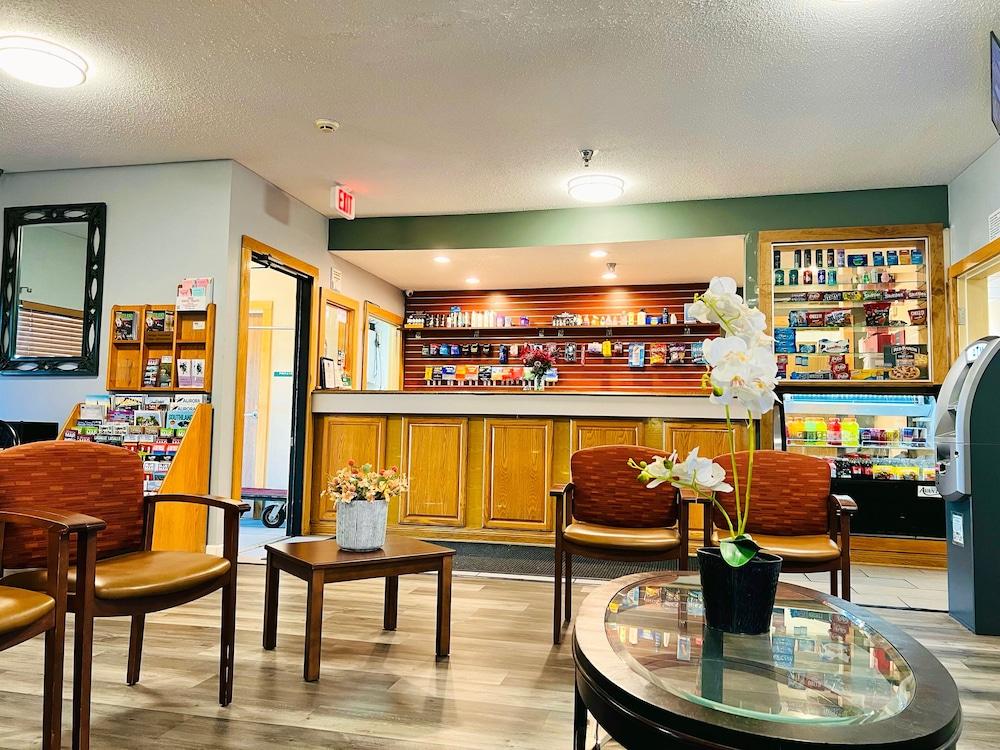 The Best Inn & Suites photo 12