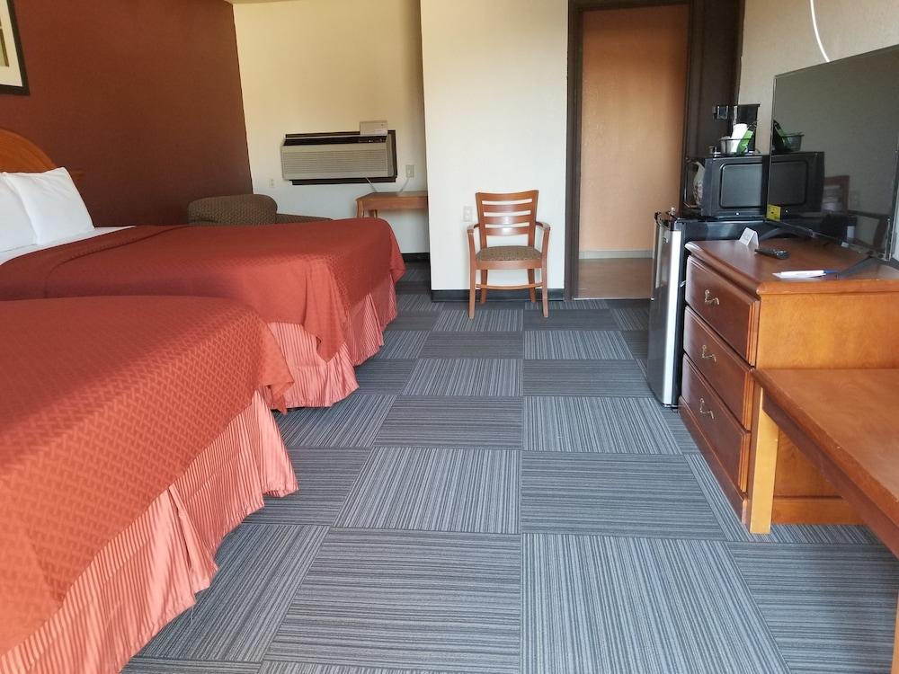 Frontier Motel photo 31