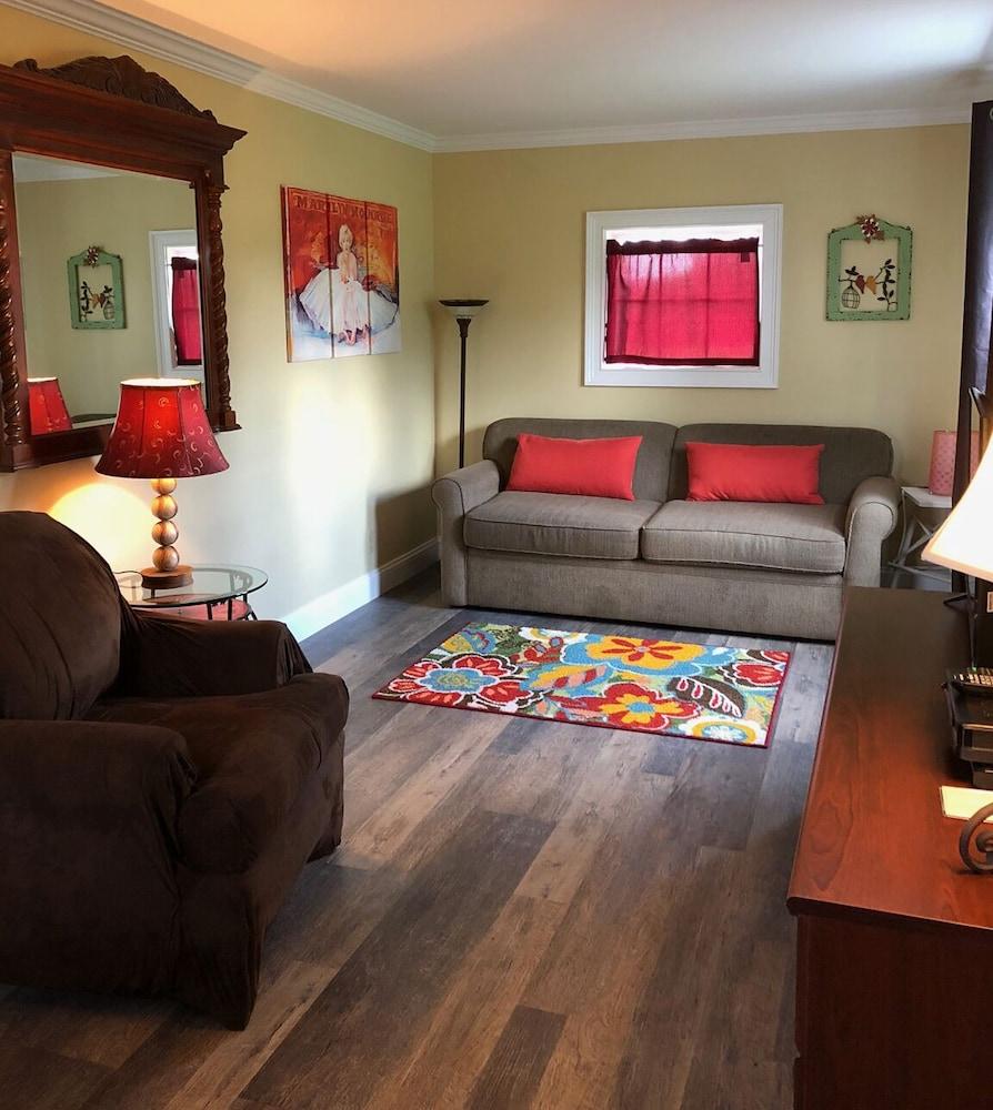 The Meadowlark Inn photo 15
