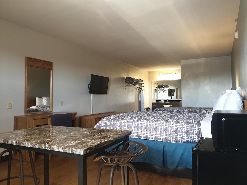 Riata Inn photo 27