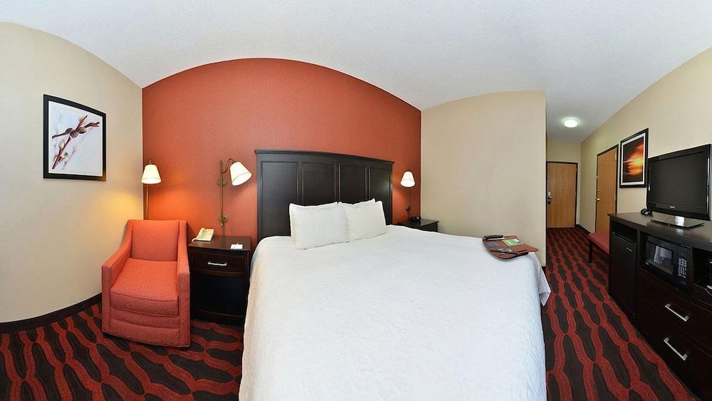 Hampton Inn Sturgis-Lagrange Area photo 14