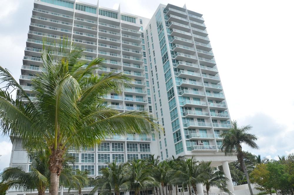 Riviera Luxury Living at River Oaks Marina and Tower photo 1