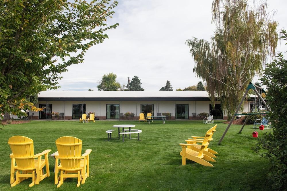 The Sapphire Motel photo 73