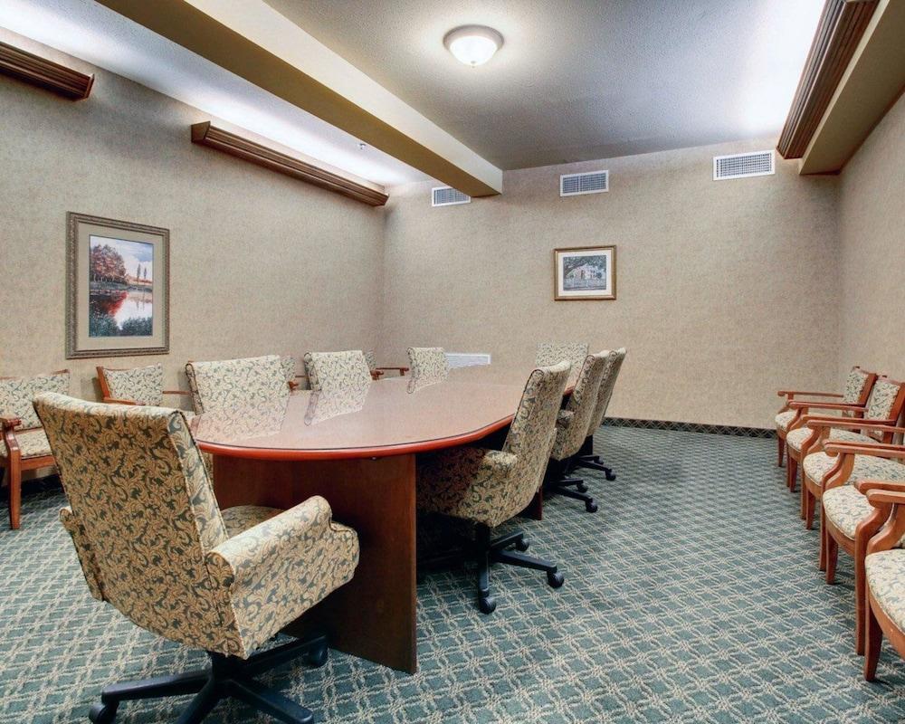 Clarion Suites Vidalia Riverfront photo 30