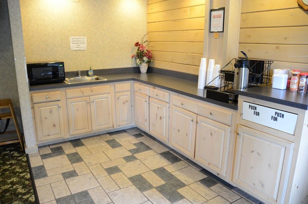 Paddle Wheel Inn photo 36