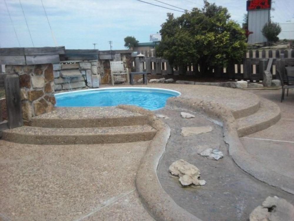 Quails Nest Inn and Suites photo 9