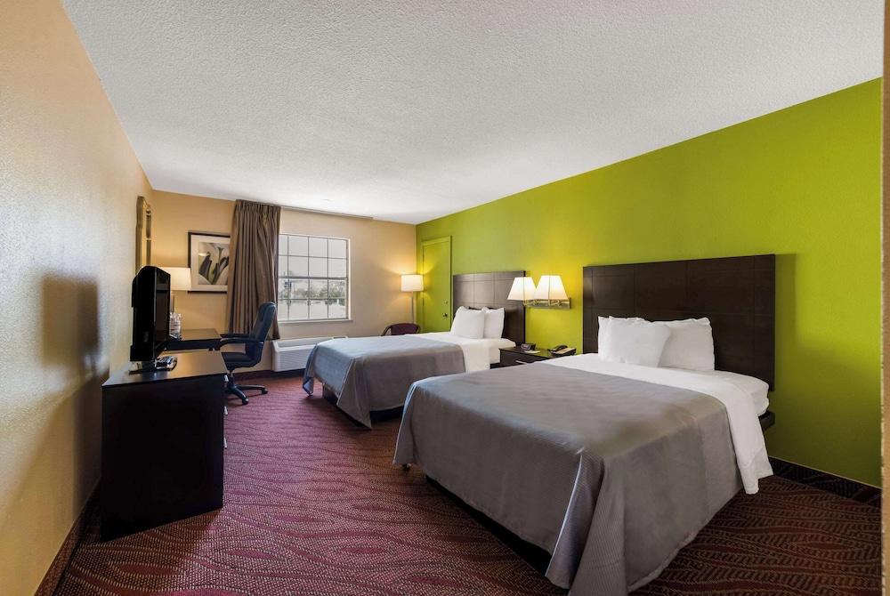 Quality Inn Saint Louis Airport photo 27