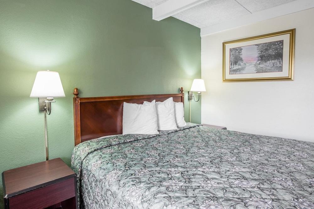 Rodeway Inn Laurens photo 5