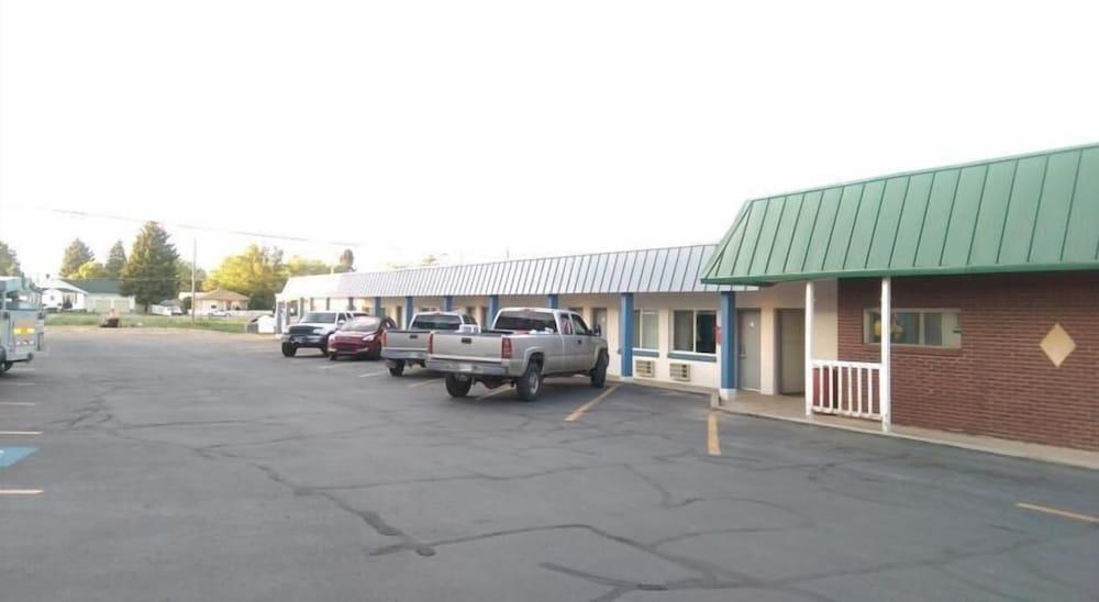 Rodeway Inn photo 5