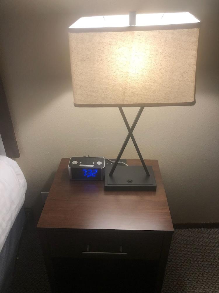 Red Lion Inn & Suites La Pine photo 9