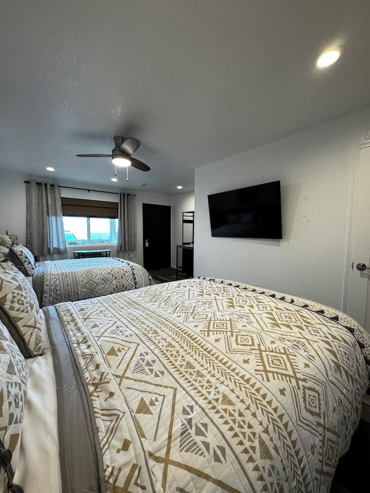 Ocean Cove Lodge photo 4