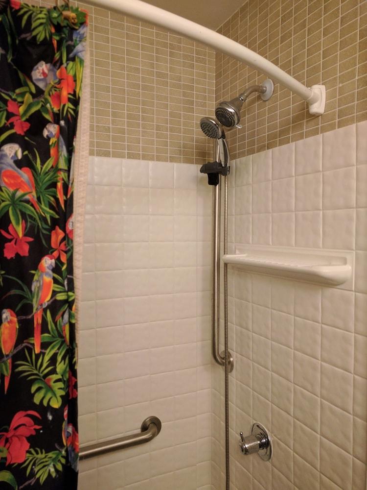 Ann Arbor B&B Inn photo 22
