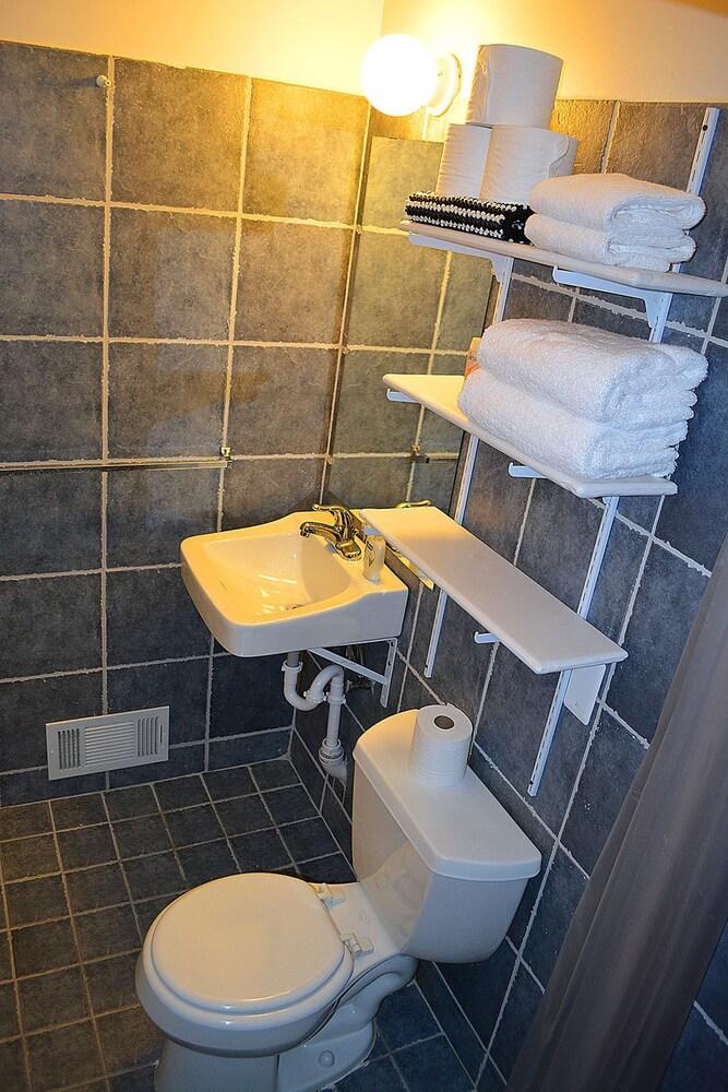 Veterans Park Hotel photo 34