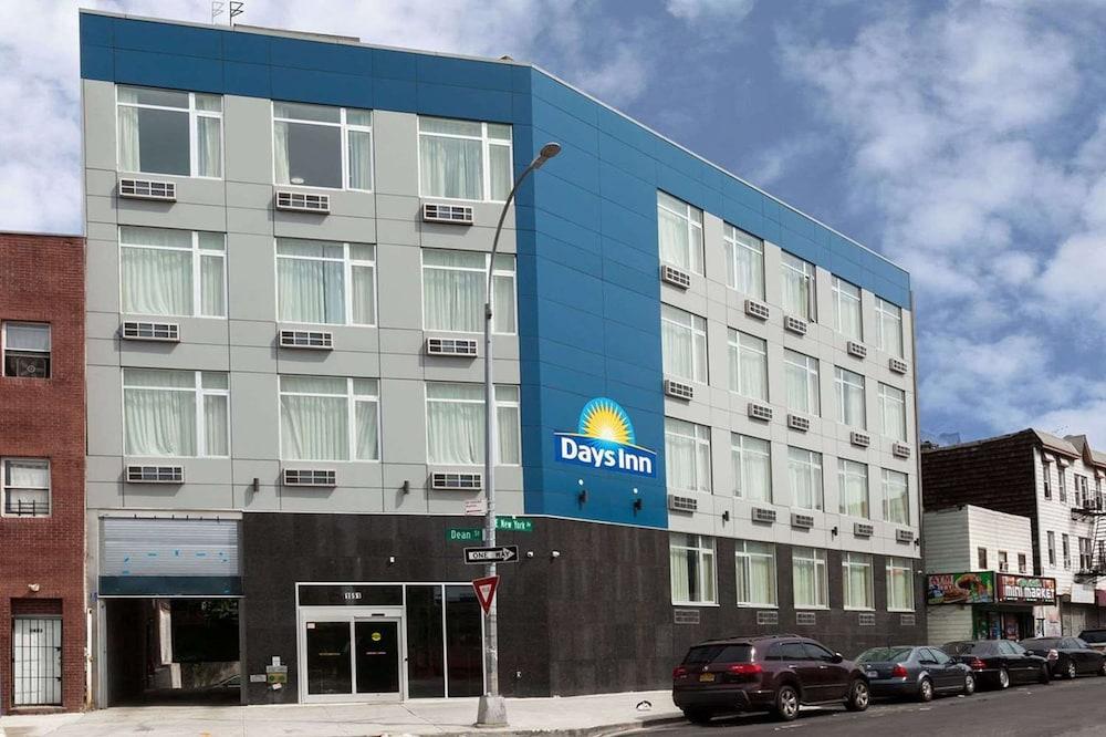 Days Inn by Wyndham Brooklyn Crown Heights photo 1