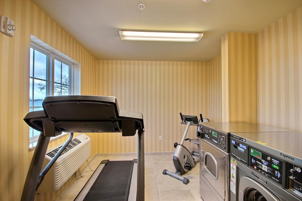 AmericInn by Wyndham Oshkosh photo 21