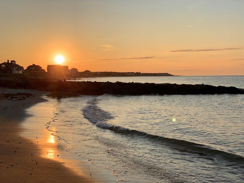 Lighthouse Inn photo 70