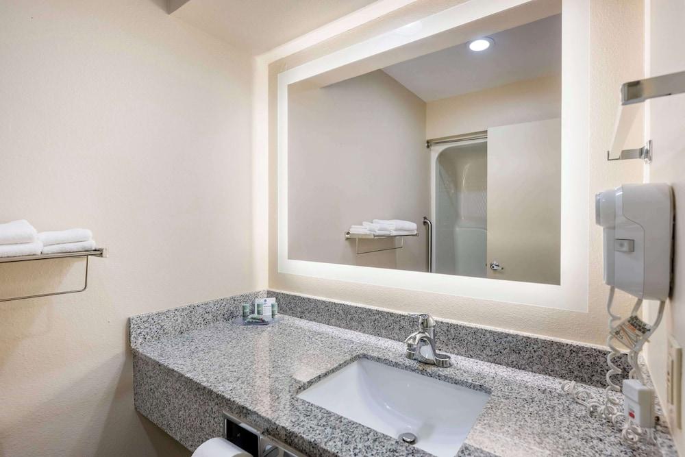 Best Western Post Inn photo 35