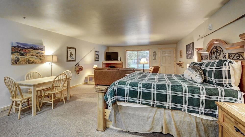 Eagle Fire Lodge & Cabins photo 51