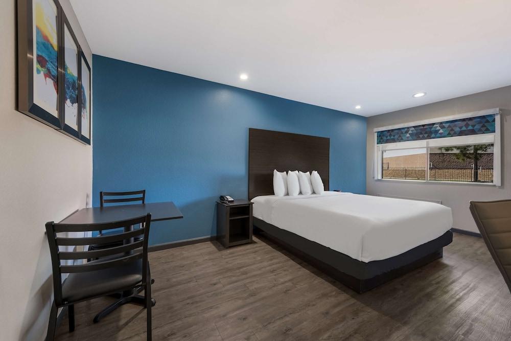 SureStay Hotel by Best Western Spring North Houston photo 7