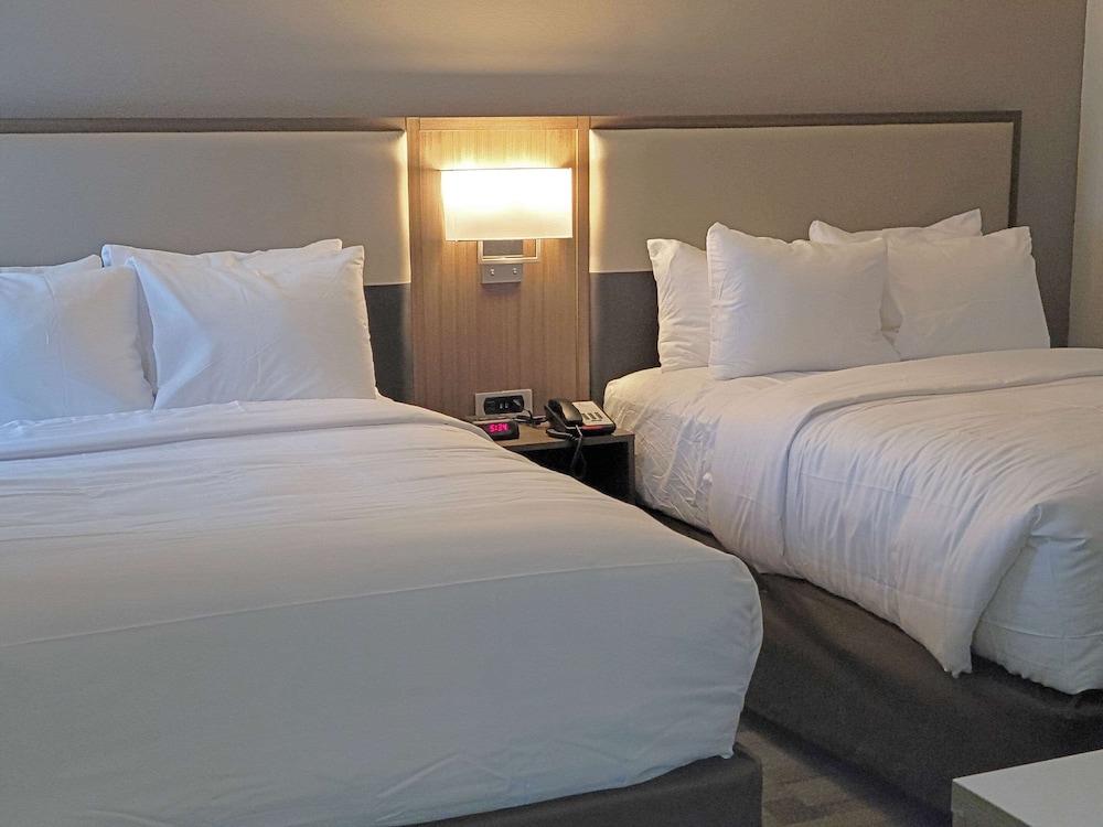 Comfort Inn & Suites Wyomissing/Reading photo 68