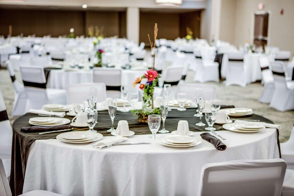 DoubleTree by Hilton Huntington photo 40