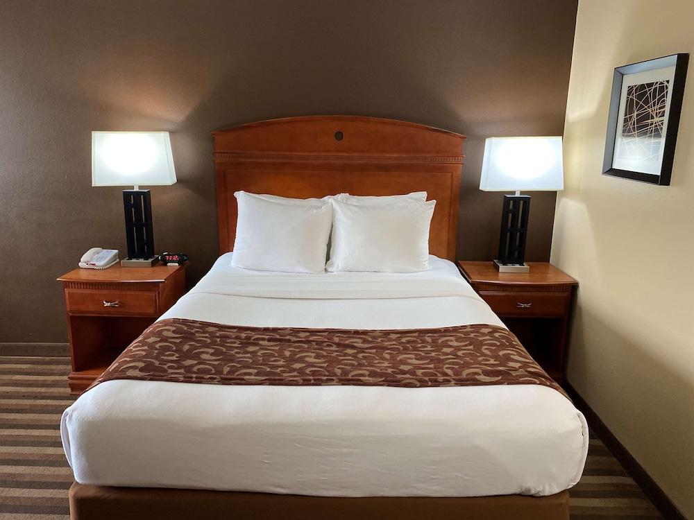 Best Western Manhattan Inn photo 14