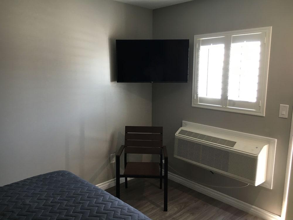 Clover Motel photo 14