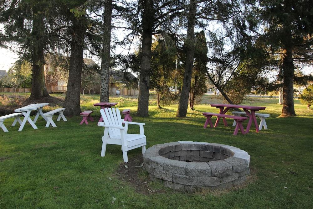 Mariner's Cove Inn photo 31