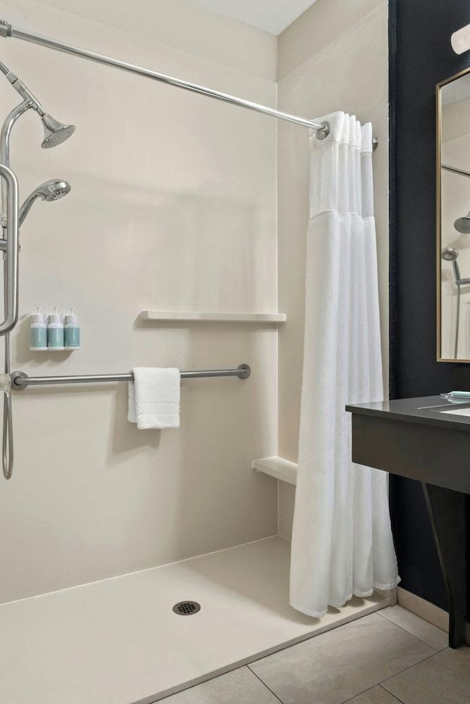 Fairfield by Marriott Mt Pleasant photo 15